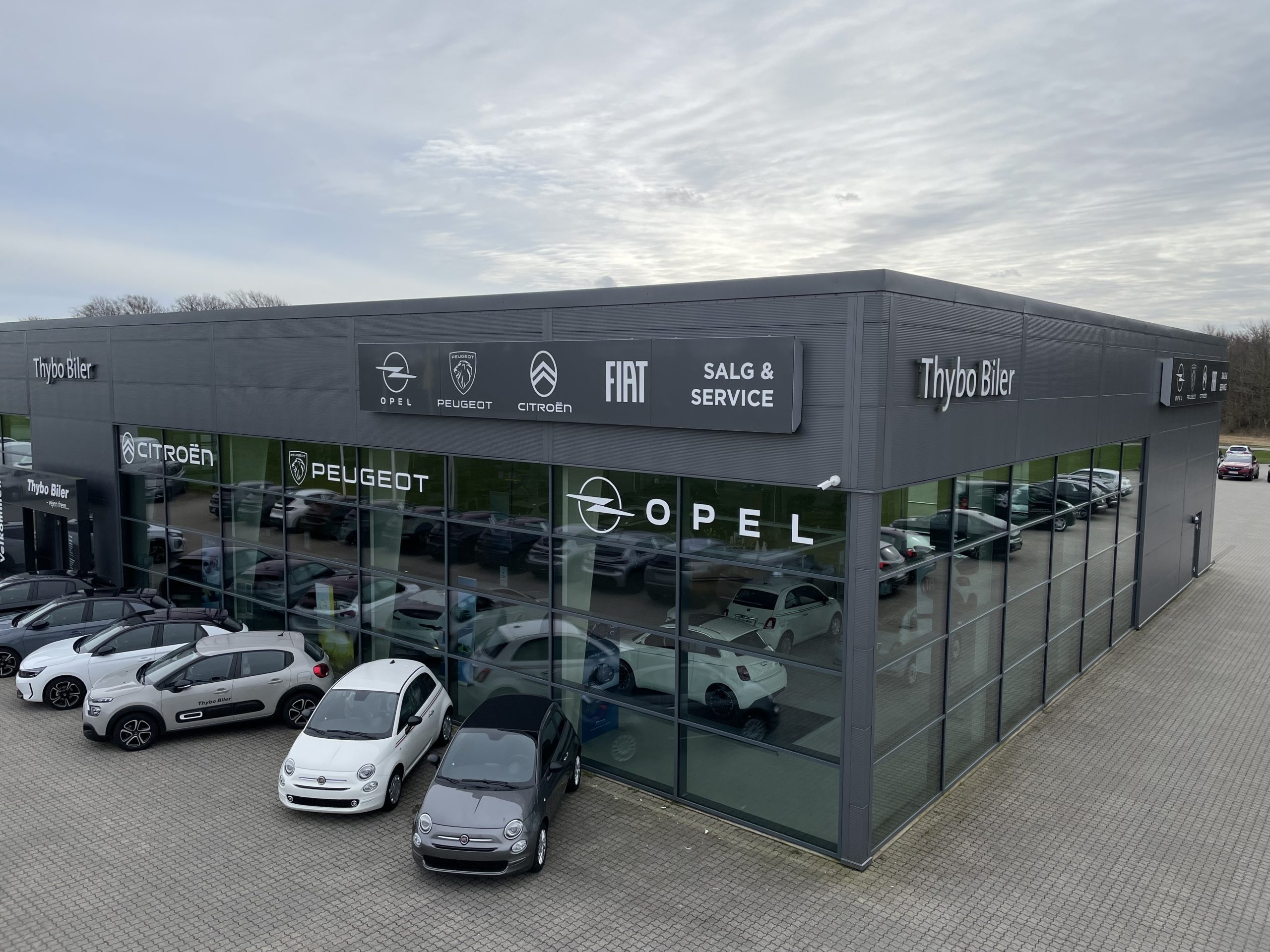 Thybo Biler, Holstebro set udefra